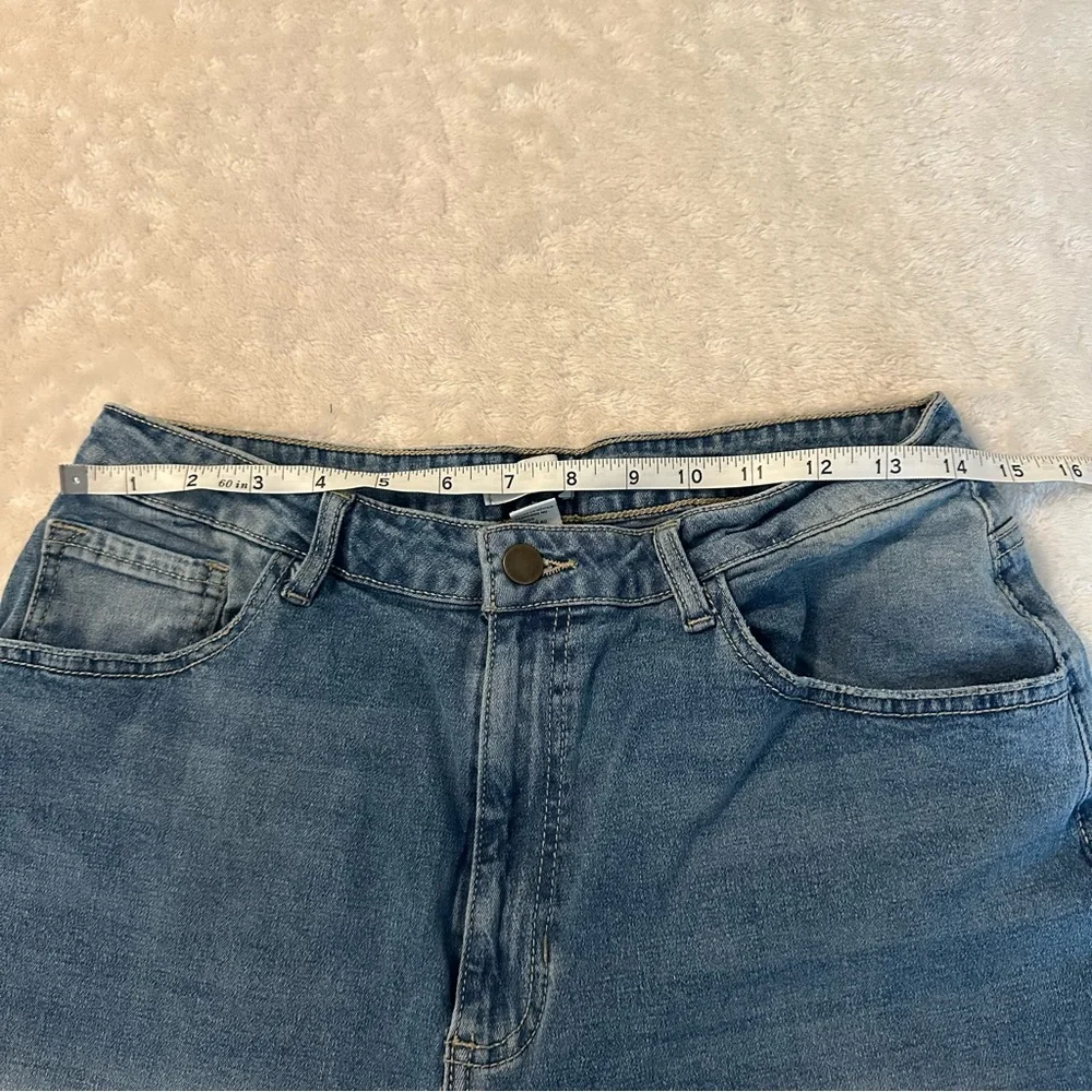 Forever 21 Wide Leg Medium Wash Jeans size 30/10 31” inseam - Picture 5 of 7